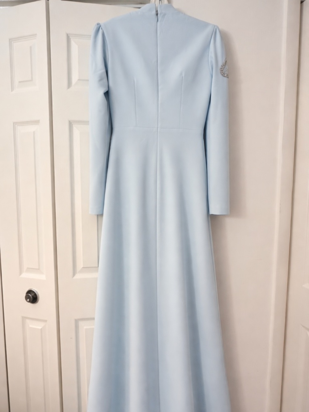 Modest evening gown - Picture 9 of 9